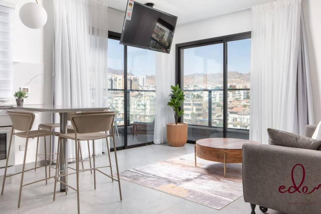 Apartment דירה משפחתית סופר מרווחת במיקום מרכזי - By Edom Eilat